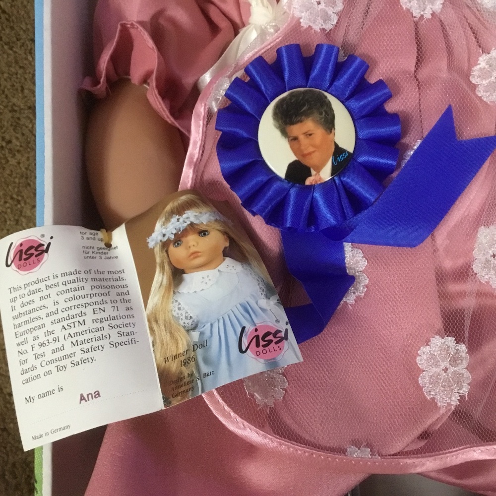 20 inch Lissi Doll ANA by Lissi Batz Germany Vinyl cloth COA w/ stand - Picture 2 of 16